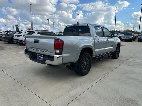 Used 2022 Toyota Tacoma SR5 w/ SR5 Appearance Package (SM) image 5