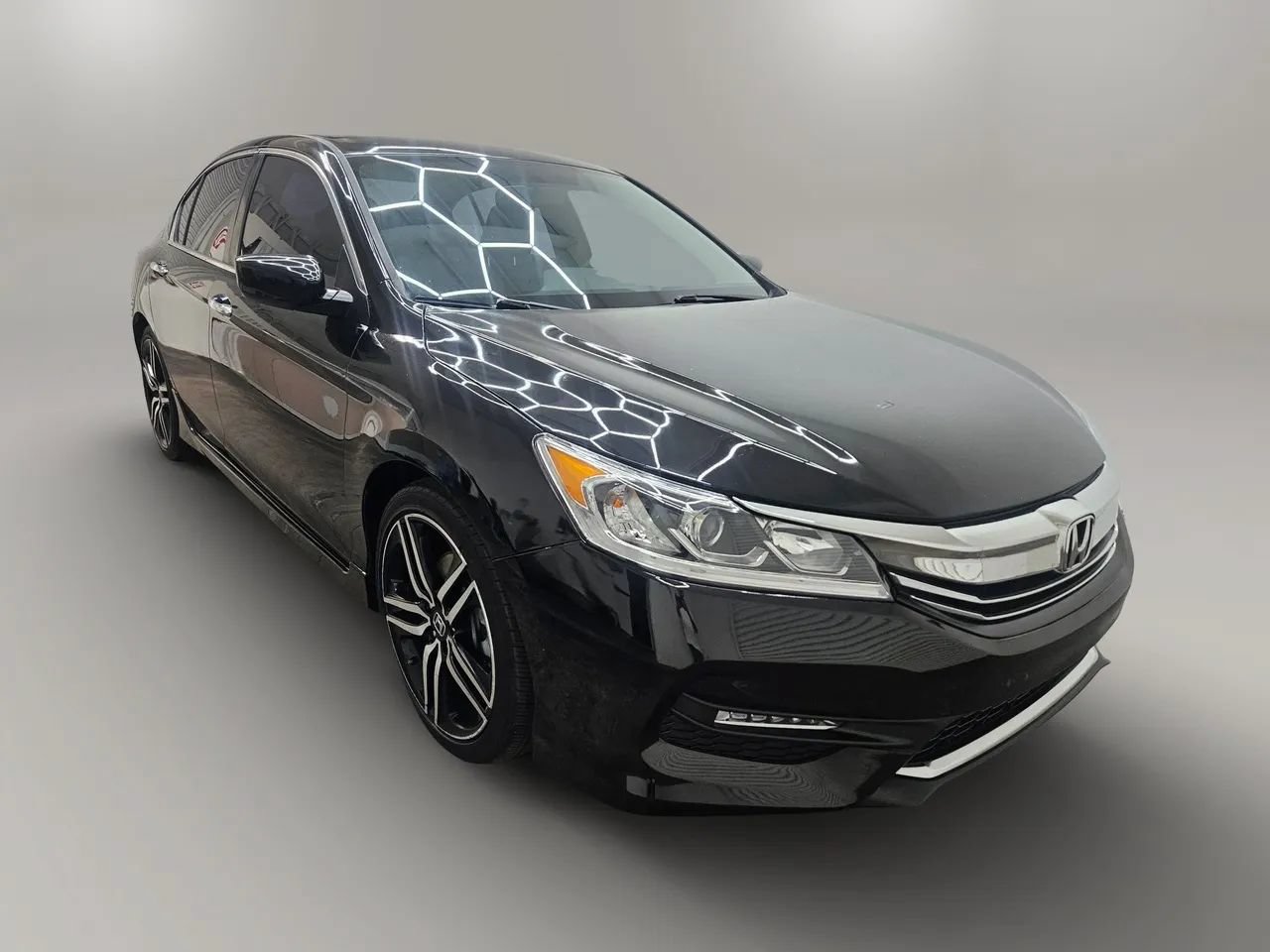Used 2016 Honda Accord Sport image 3