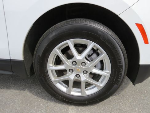 Used 2022 Chevrolet Equinox LT FWD image 11