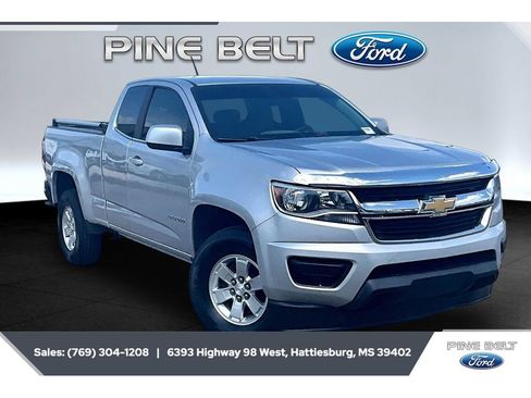 Used 2018 Chevrolet Colorado W/T w/ WT Convenience Package RWD image 1
