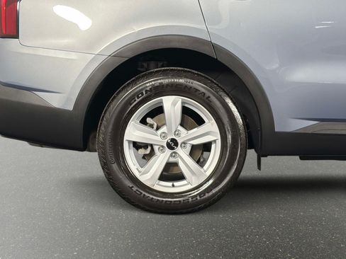 Used 2023 Kia Sorento LX FWD image 5