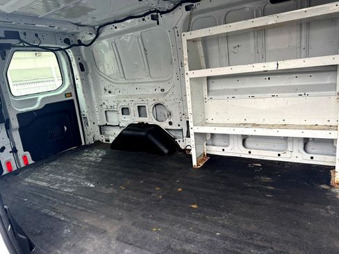 Used 2018 Ford Transit 250 130 Low Roof image 19