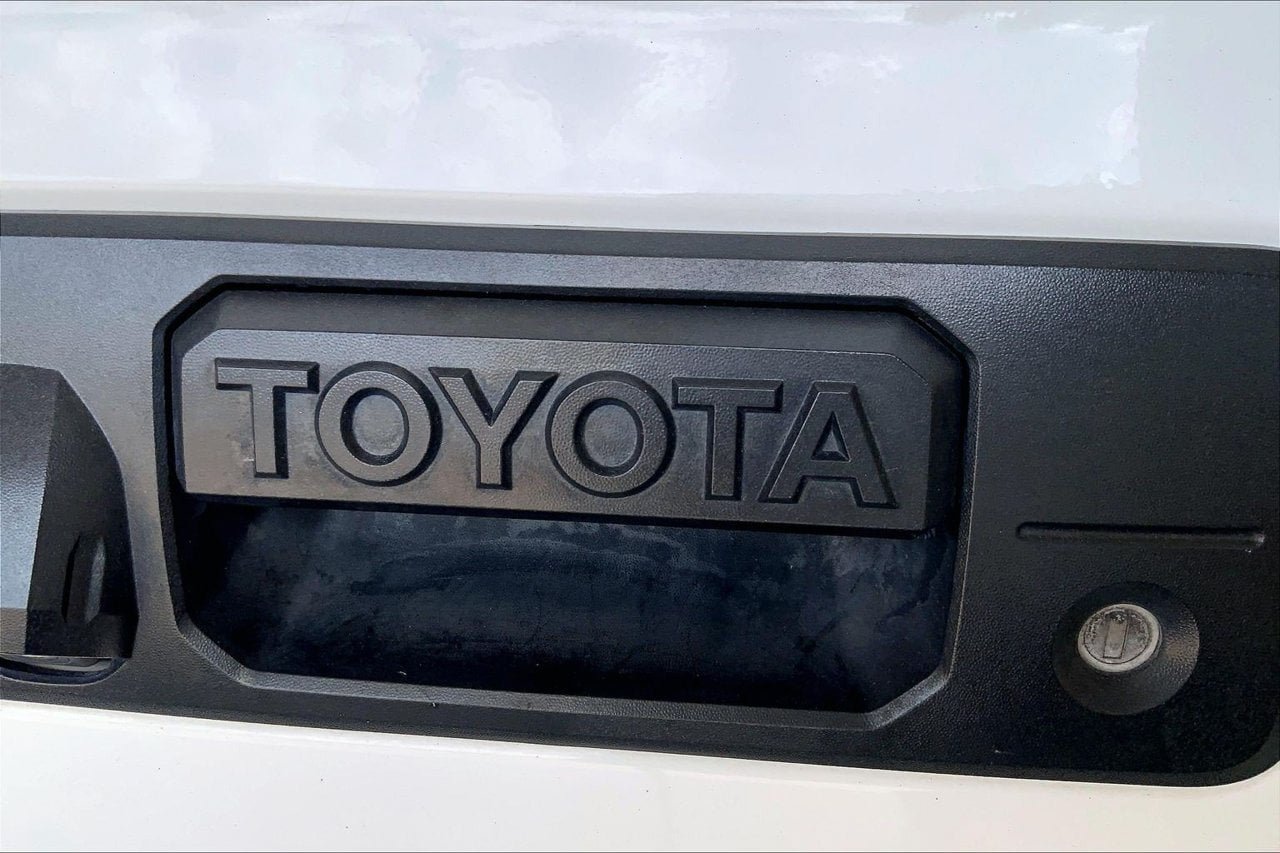 Used 2014 Toyota Tundra SR5 w/ SR5 Upgrade Package RWD image 29