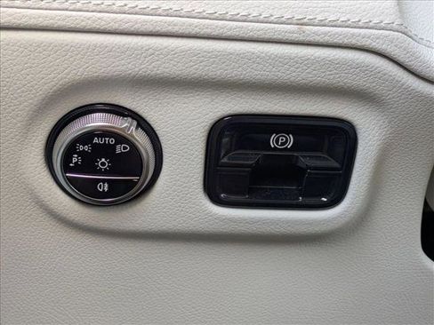 Used 2023 Mercedes-Benz EQE 500 4MATIC SUV image 11