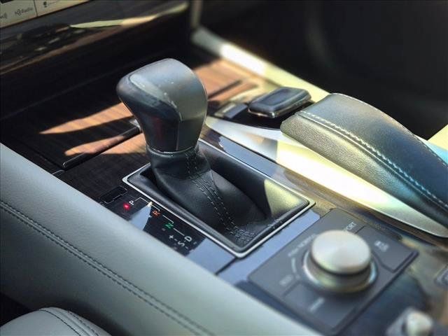 Used 2015 Lexus LS 460 w/ Comfort Package RWD image 14