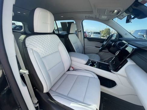 Used 2024 GMC Acadia Denali w/ Super Cruise Package image 29