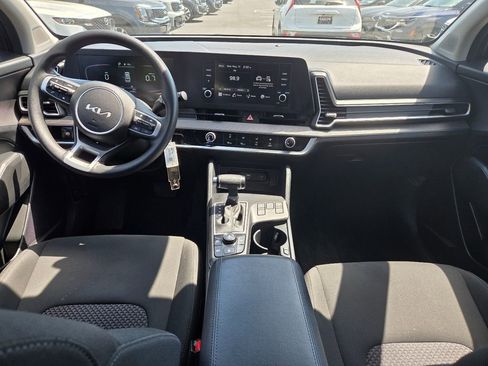 Used 2023 Kia Sportage LX AWD/4WD image 12
