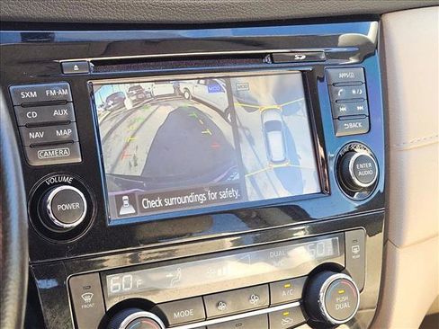 Used 2017 Nissan Rogue SV w/ SV Premium Package image 12