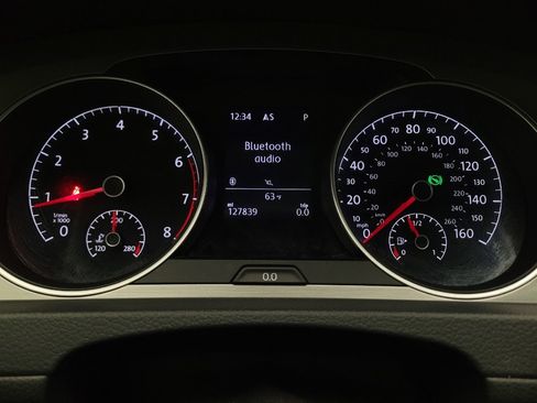 Used 2016 Volkswagen Golf Limited Edition image 23