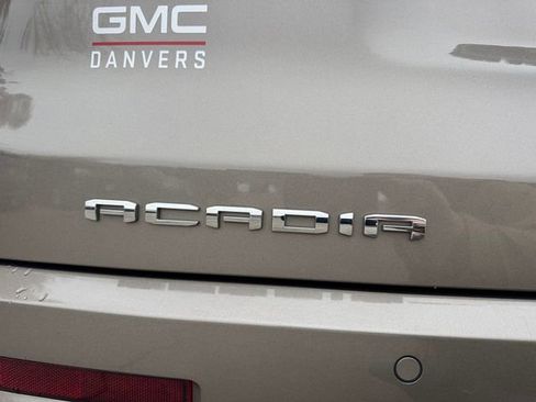 Used 2023 GMC Acadia Denali w/ Denali Ultimate Package image 8