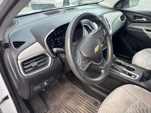 Used 2018 Chevrolet Equinox LS FWD image 12
