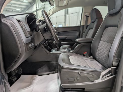 Used 2021 Chevrolet Colorado Z71 w/ Z71 Midnight Edition image 17