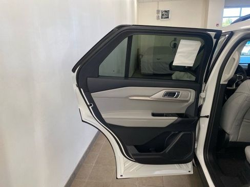 New 2026 Ford Explorer Active w/ Active Comfort Package image 10