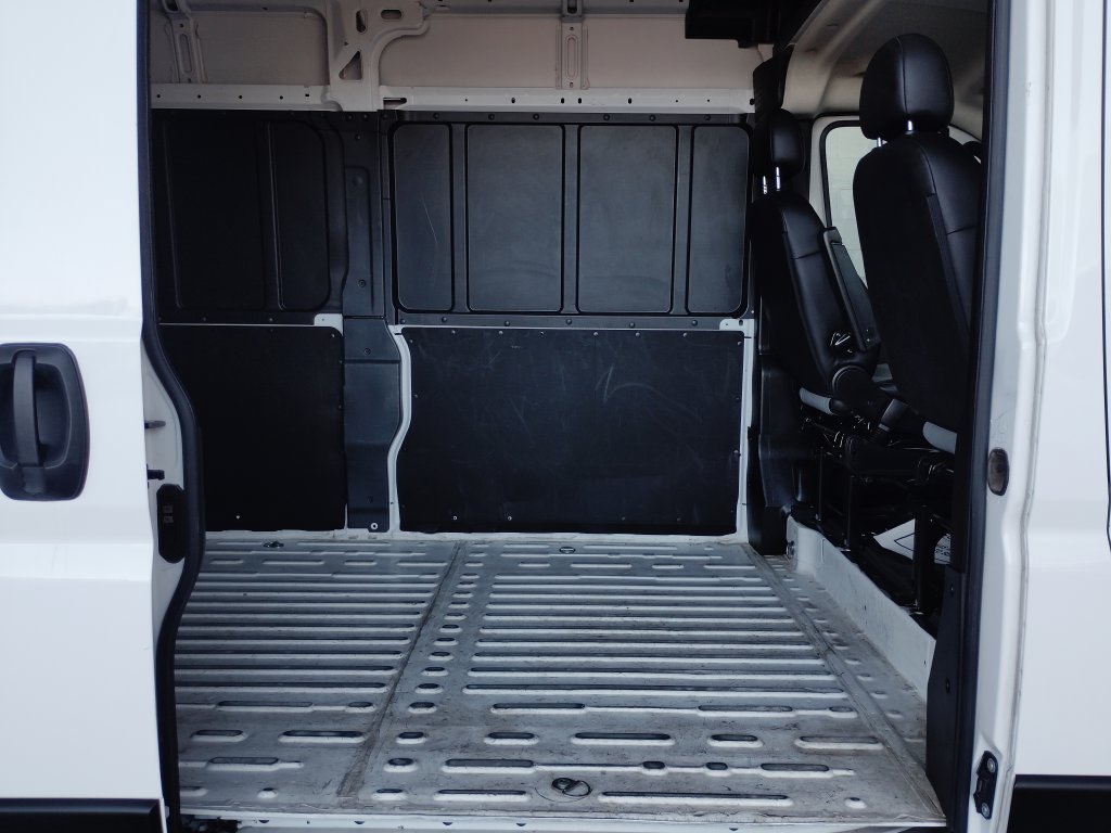 Used 2024 RAM ProMaster 2500 w/ Convenience Group FWD image 16