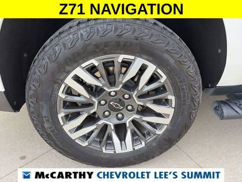 Used 2025 Chevrolet Suburban Z71 AWD/4WD image 15