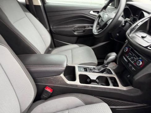 Used 2019 Ford Escape SE FWD image 35