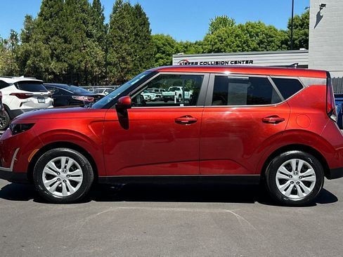 Certified 2025 Kia Soul LX FWD image 7