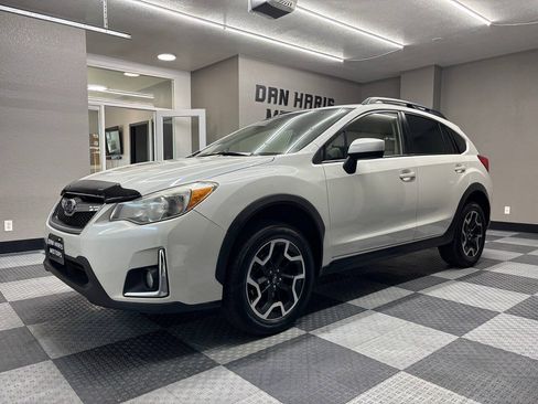 Used 2017 Subaru Crosstrek 2.0i Premium AWD/4WD image 2