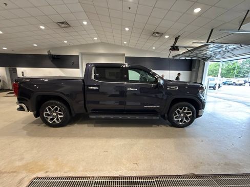 Used 2025 GMC Sierra 1500 SLT AWD/4WD image 8