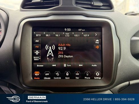 Used 2023 Jeep Renegade Latitude w/ Premium Group AWD/4WD image 9