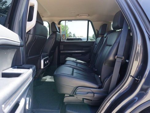 Used 2022 Ford Expedition XLT w/ Equipment Group 202A AWD/4WD image 25