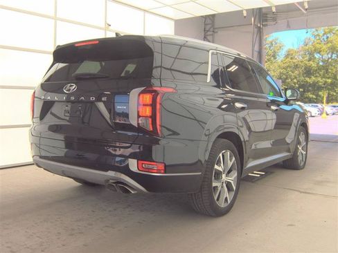 Used 2022 Hyundai Palisade Limited w/ Cargo Package AWD/4WD image 5