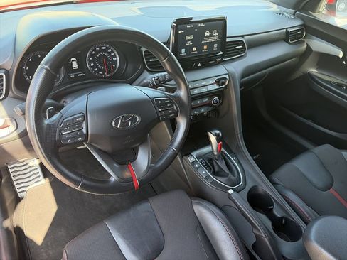 Used 2020 Hyundai Veloster Turbo FWD image 13