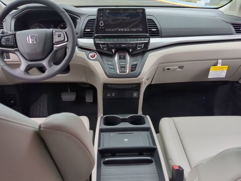 New 2025 Honda Odyssey EX-L image 16