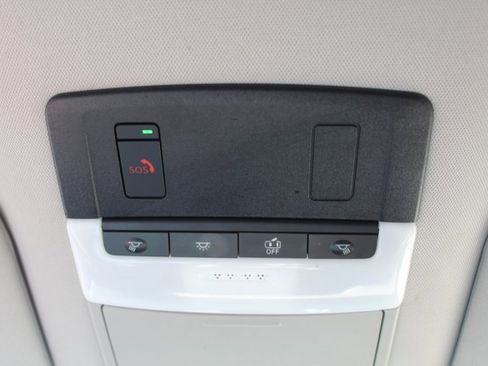 Used 2023 Nissan Pathfinder SV image 33