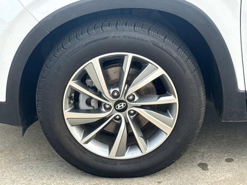 Used 2020 Hyundai Santa Fe SEL w/ Convenience + Premium Package FWD image 5