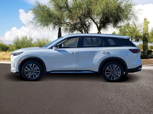 Certified 2026 INFINITI QX60 Luxe w/ Cargo Package FWD image 2