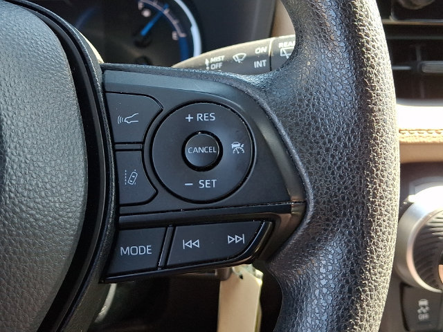 Used 2024 Toyota RAV4 LE AWD/4WD image 22