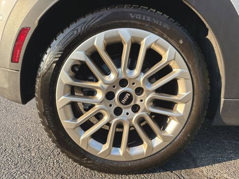 Used 2025 MINI Cooper 2-Door Hardtop image 31