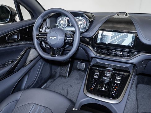 Used 2025 Aston Martin DBX 707 image 23