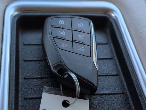 Used 2023 GMC Yukon XL Denali AWD/4WD image 28