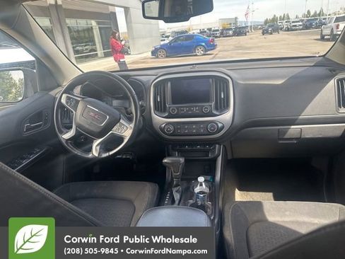 Used 2015 GMC Canyon SLE AWD/4WD image 10