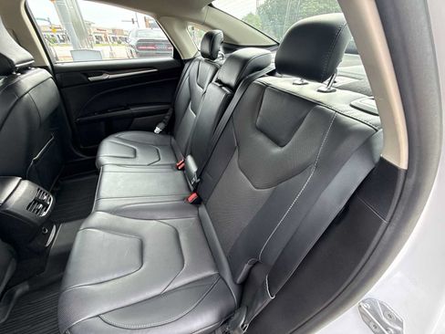 Used 2019 Ford Fusion Energi Titanium FWD image 23