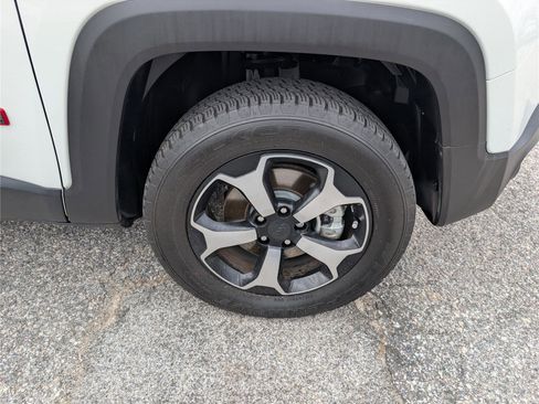 Used 2022 Jeep Renegade Trailhawk w/ Sun/Sound Group AWD/4WD image 9