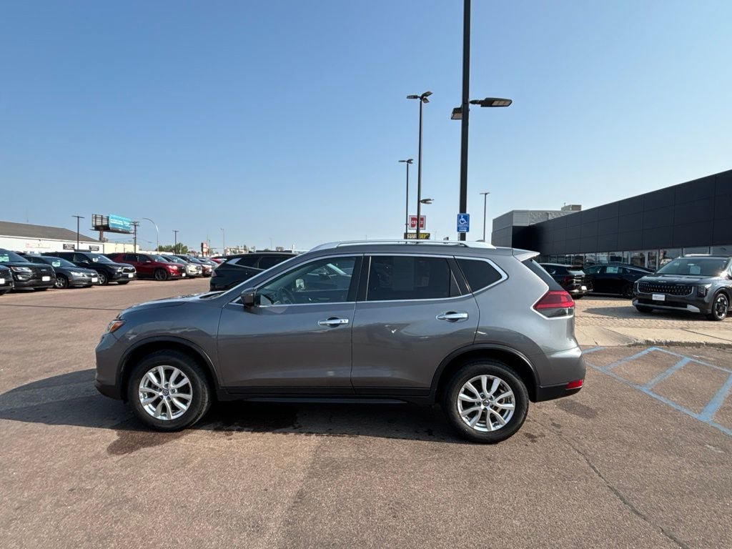 Used 2020 Nissan Rogue SV AWD/4WD image 8
