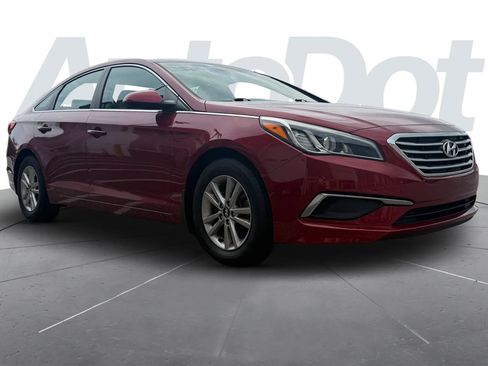 Used 2016 Hyundai Sonata SE w/ Cargo Package FWD image 1