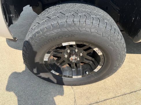 Used 2017 Chevrolet Silverado 1500 LT w/ All Star Edition AWD/4WD image 9