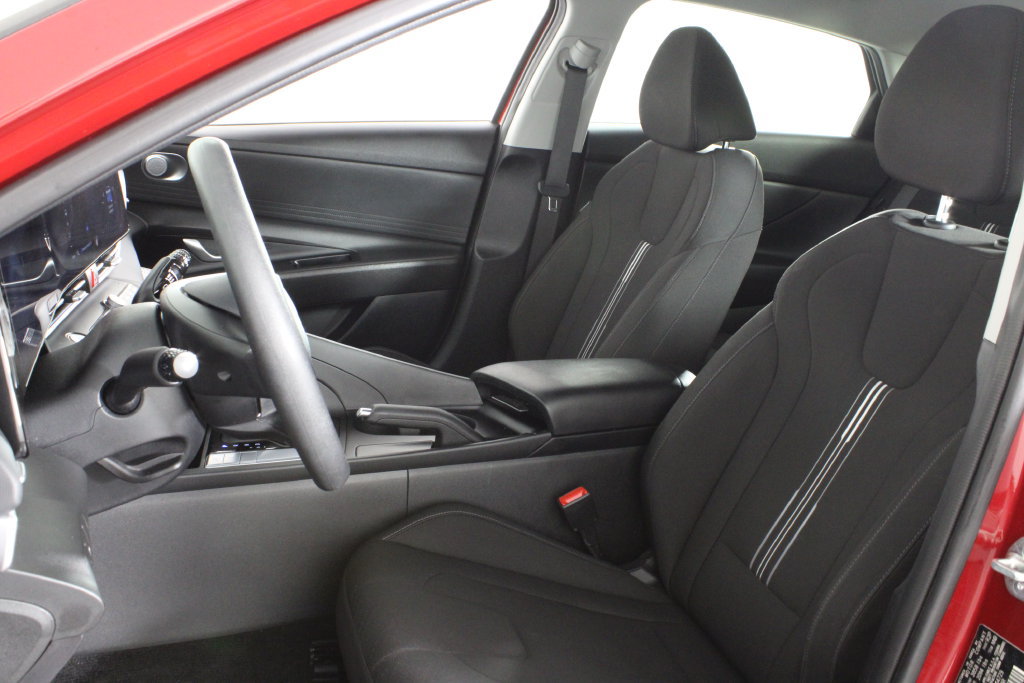 Certified 2024 Hyundai Elantra SEL FWD image 20