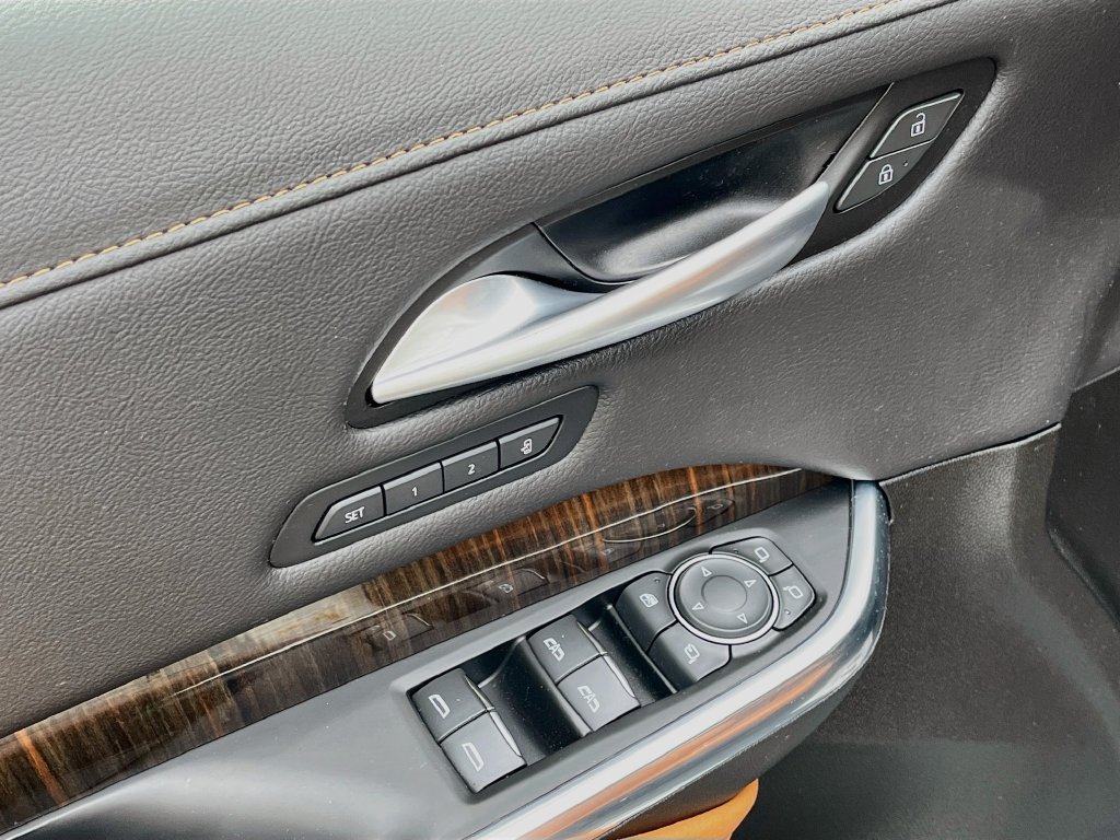 Certified 2023 Cadillac XT4 Premium Luxury FWD image 12