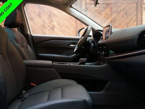 Used 2022 Nissan Rogue SV w/ SV Premium Package image 51