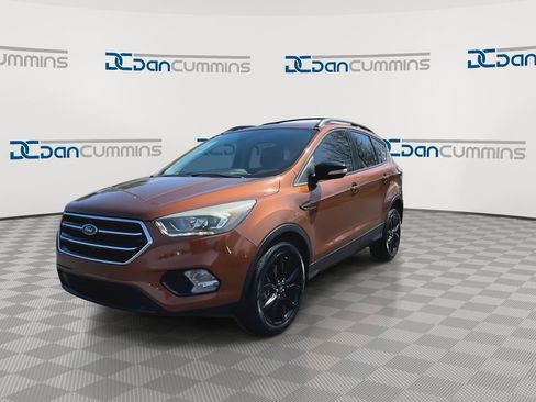 Used 2017 Ford Escape Titanium AWD/4WD image 4