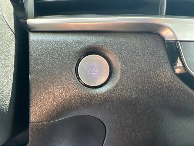 Certified 2024 Kia Sorento S w/ Panoramic Sunroof Package FWD image 18