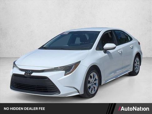 Used 2024 Toyota Corolla LE FWD image 1