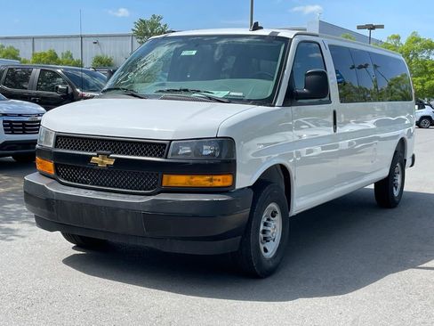 New 2026 Chevrolet Express 3500 LS RWD image 3