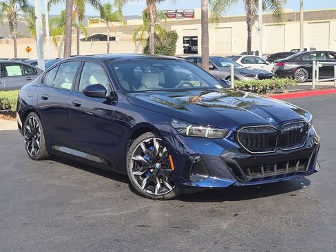 New 2027 BMW i5 eDrive40 w/ M Sport Package RWD image 2