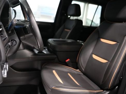 Used 2022 GMC Yukon AT4 w/ Technology Package AWD/4WD image 15